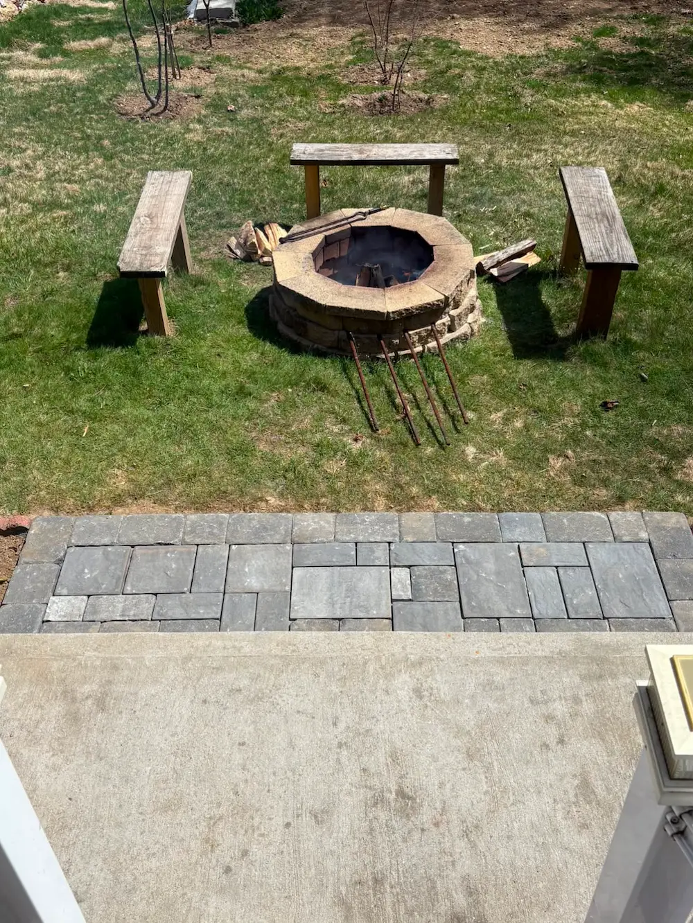 Backyard Fire Pit & Outdoor Entertainment Space